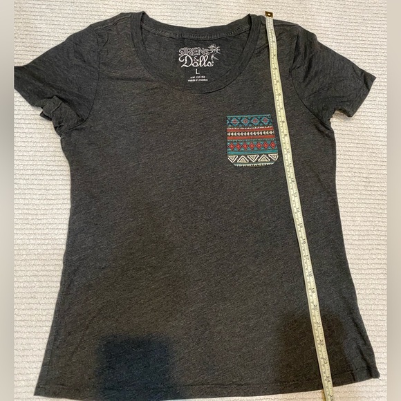 Sirens & Dolls Gey T-Shirt with Colorful Pocket, short-sleeve, Ladies Large - Picture 5 of 9